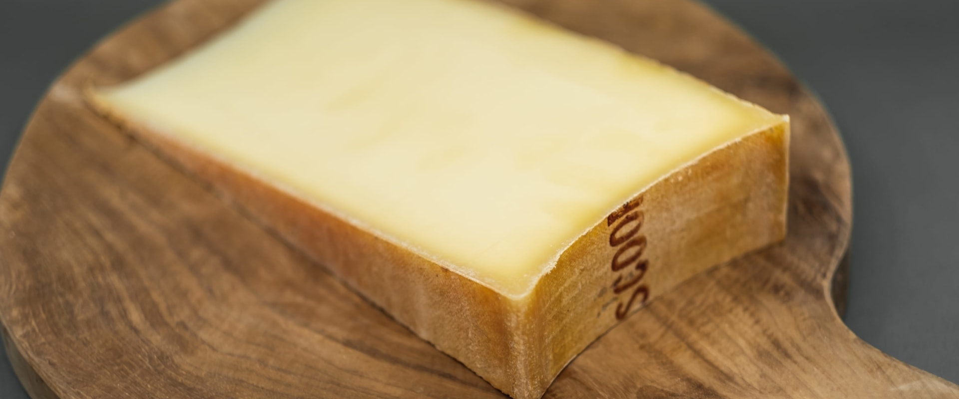 À la découverte des méthodes traditionnelles de consommation du fromage de montagne